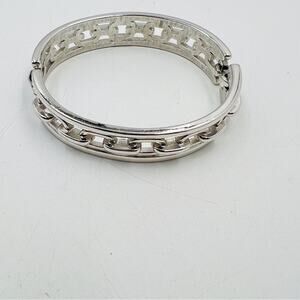 Monet Silver Tone Fixed Chain Bracelet Hinged Foldover Clasp Elegant Timeless